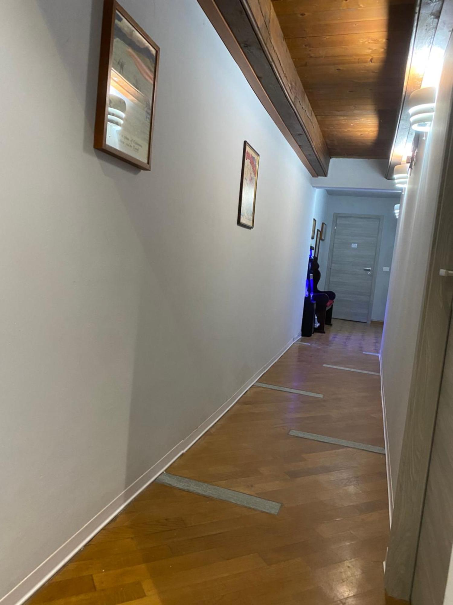 La Casa Di Cate & Adry Bed & Breakfast Envie Bagian luar foto