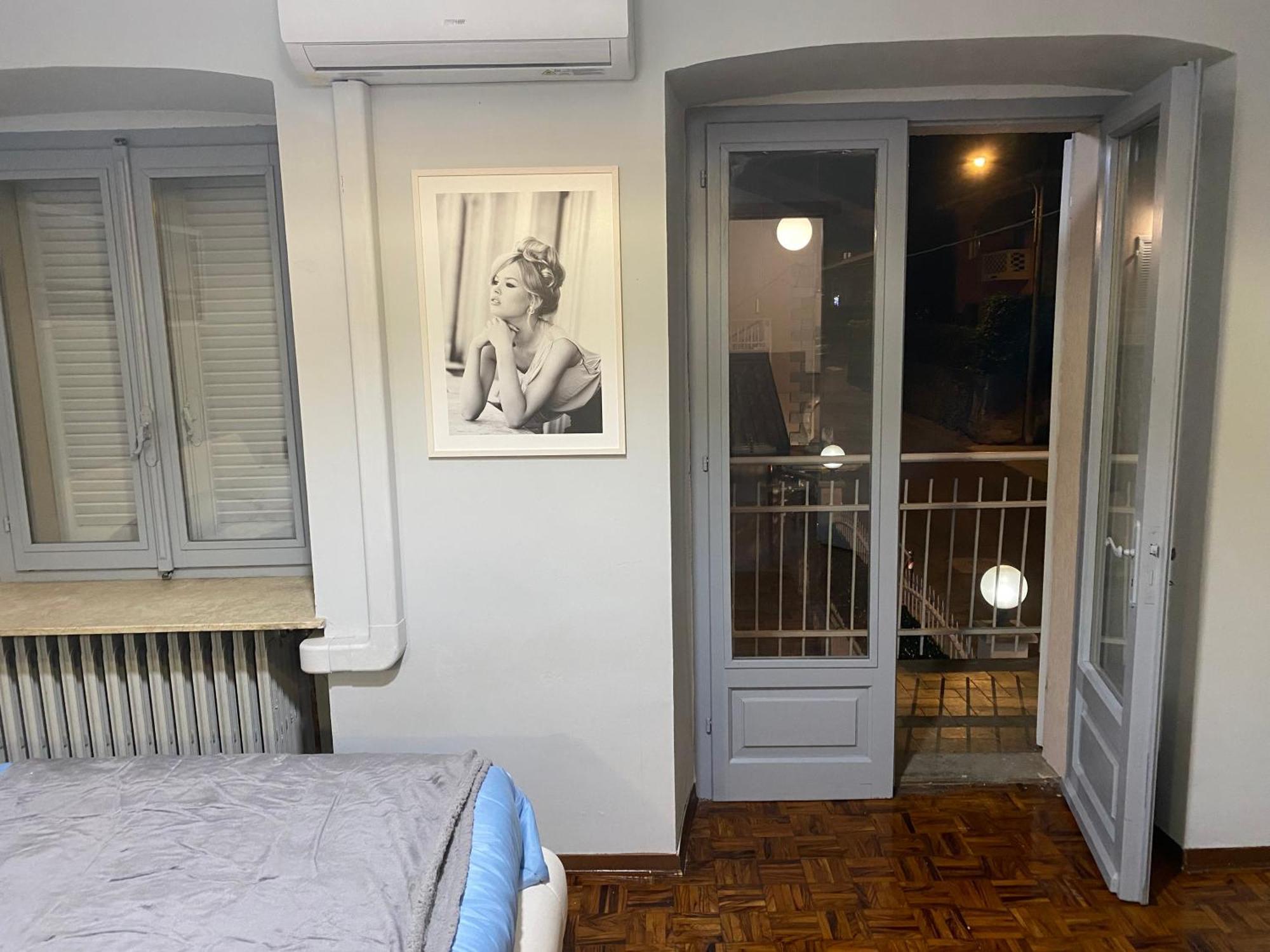 La Casa Di Cate & Adry Bed & Breakfast Envie Bagian luar foto