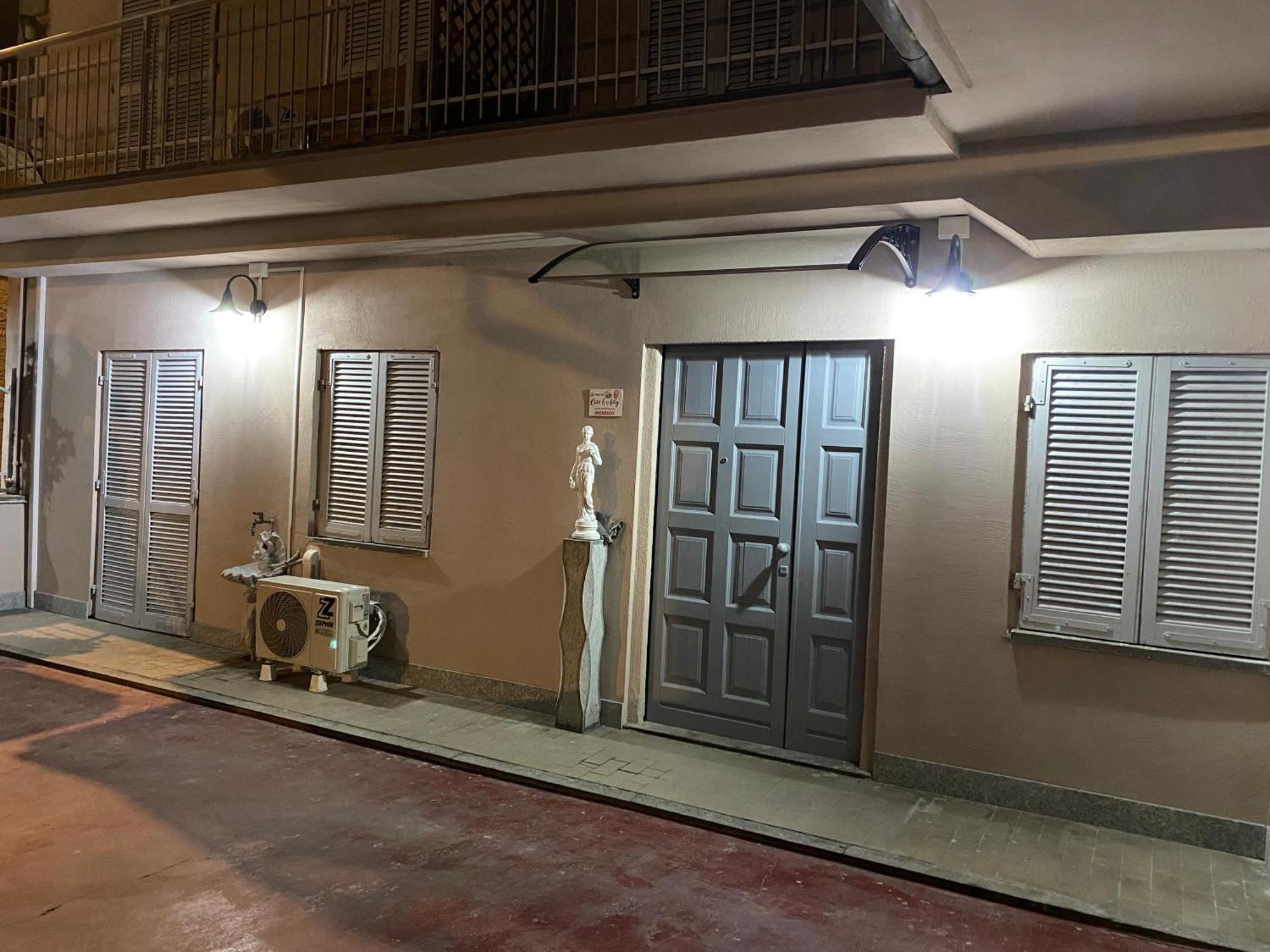 La Casa Di Cate & Adry Bed & Breakfast Envie Bagian luar foto