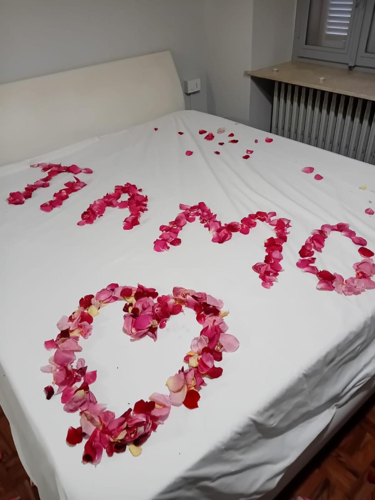 La Casa Di Cate & Adry Bed & Breakfast Envie Bagian luar foto