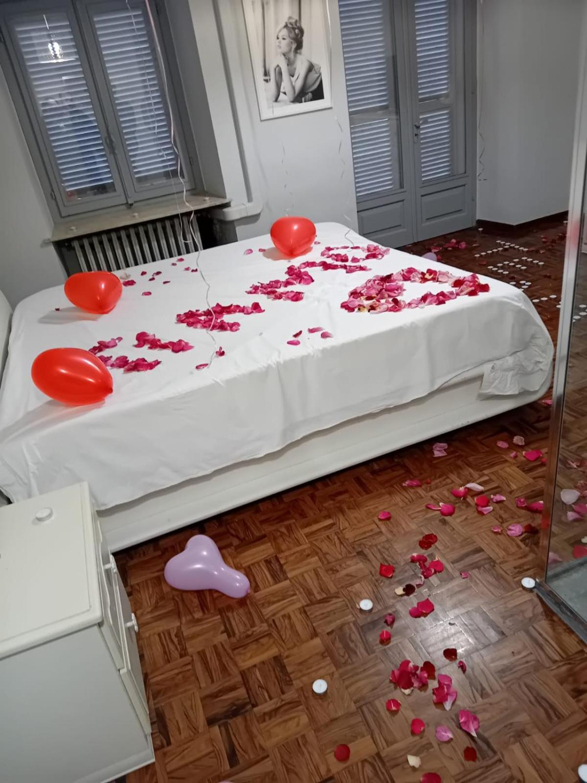 La Casa Di Cate & Adry Bed & Breakfast Envie Bagian luar foto